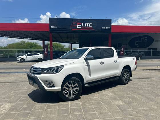 TOYOTA HILUX 2.8 SRX 4X4 CD 16V DIESEL 4P AUTOMÁTICO